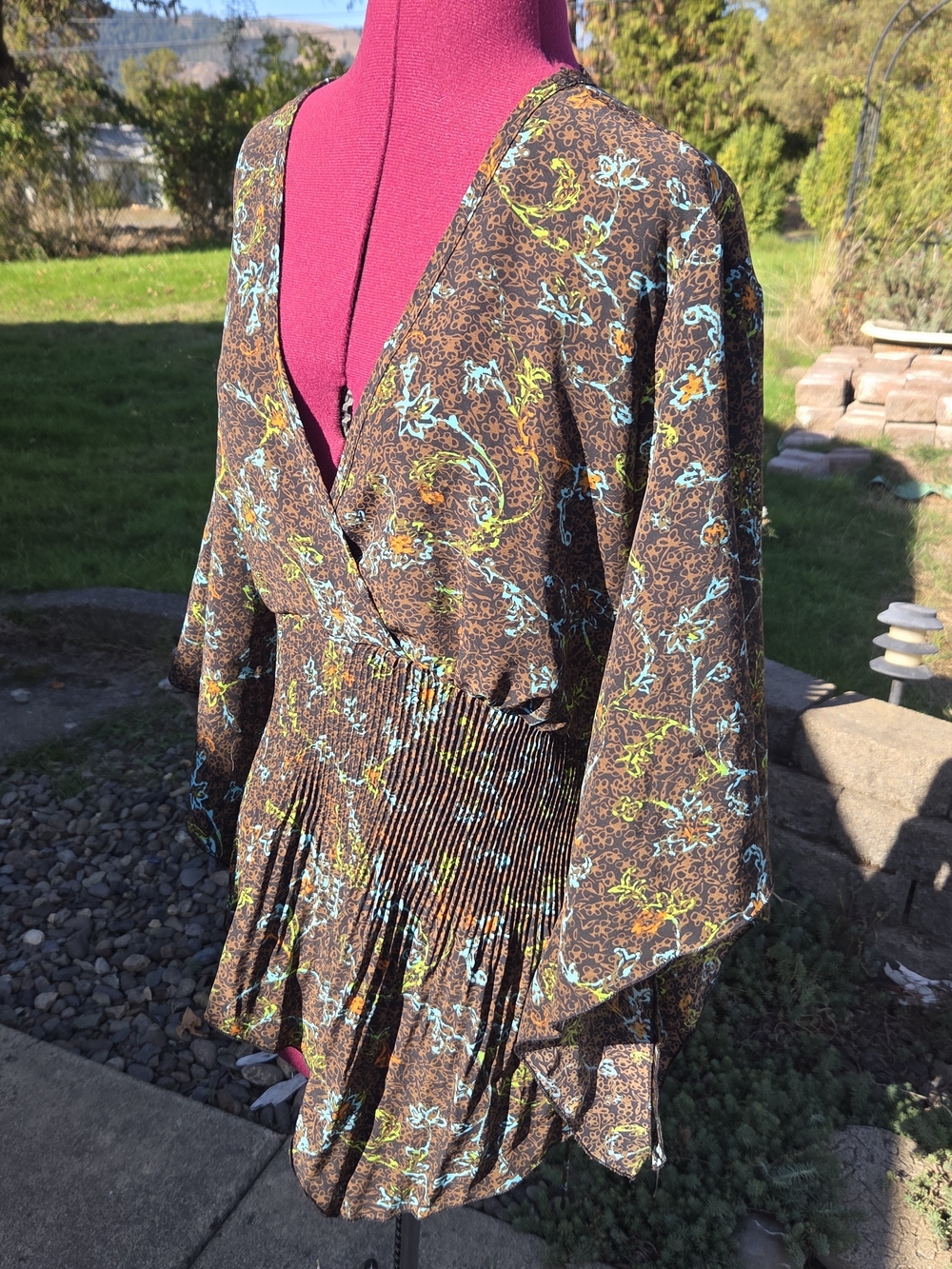 Goddess Asymmetrical Brown Floral Boho Blouse. Size L/XL. BBCP